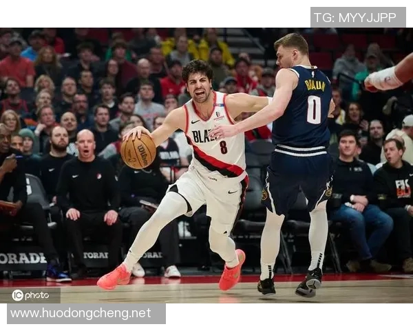 掘金与开拓者常规赛精彩对决分析及赛季影响探讨