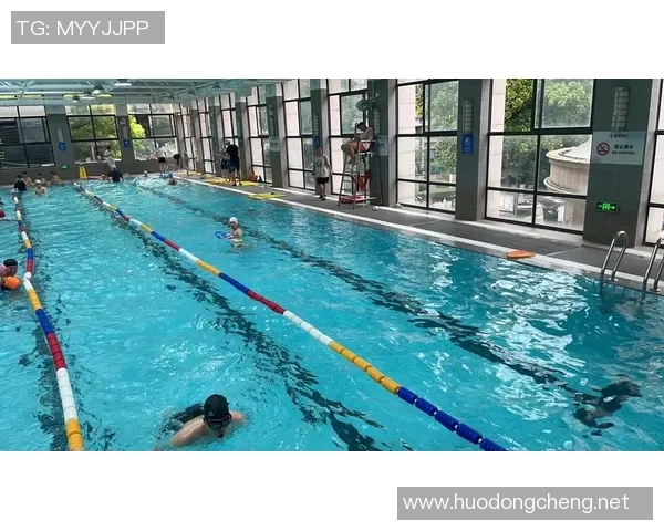 优化自由泳技术提升游泳效率与耐力的科学方法与实践技巧 优化自由泳技术提升游泳效率与耐力的科学方法与实践技巧